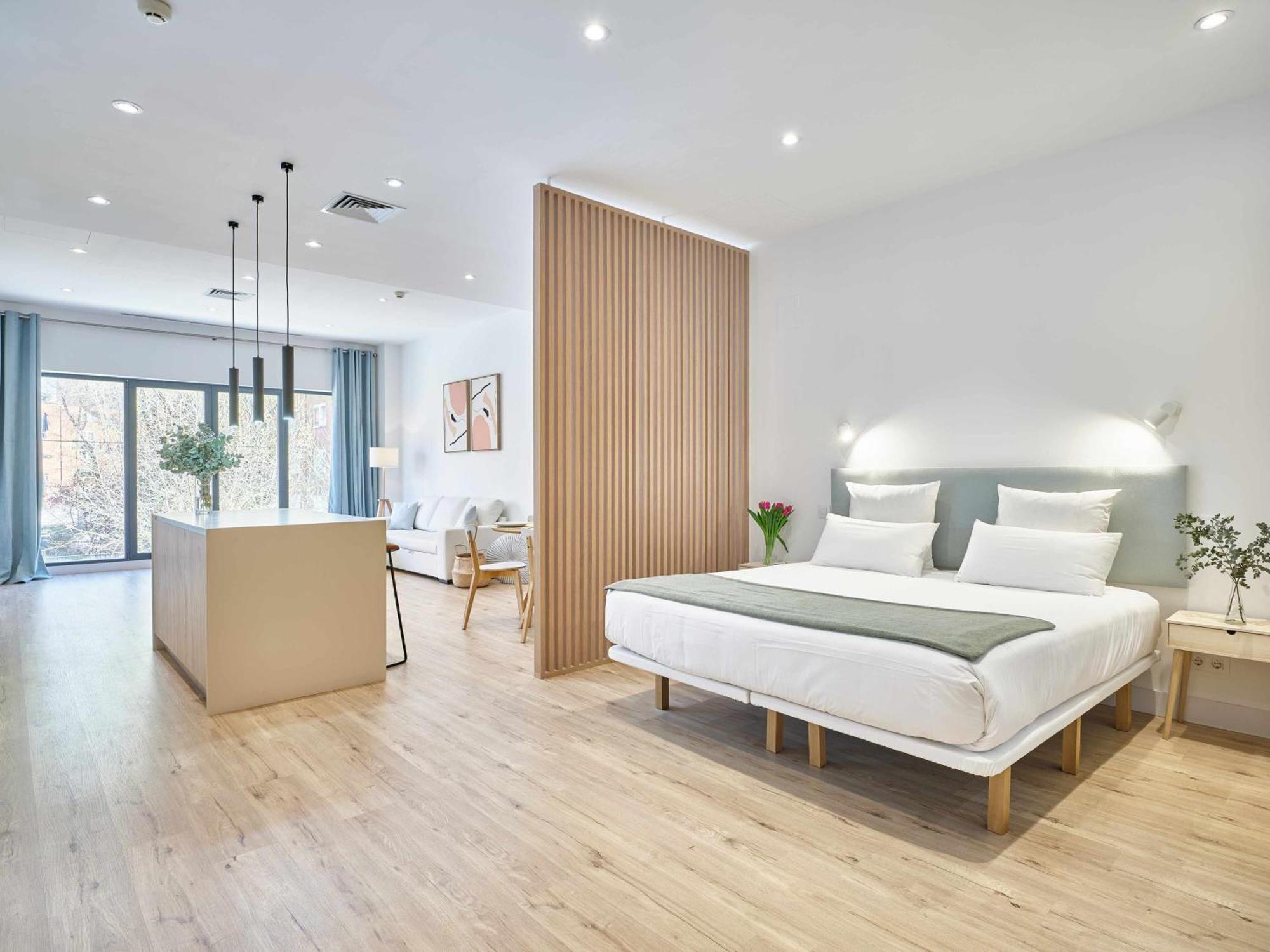 Paseo Suites Hotel Мадрид Экстерьер фото